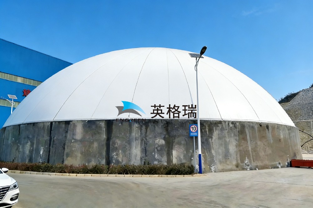 污水池除臭運(yùn)維難？氣膜密封方案，破解環(huán)保治理痛點(diǎn)
